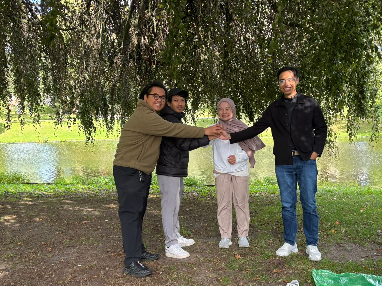 Penyerahan amanah dan kebersamaan dalam momen Sertijab LPDP Groningen